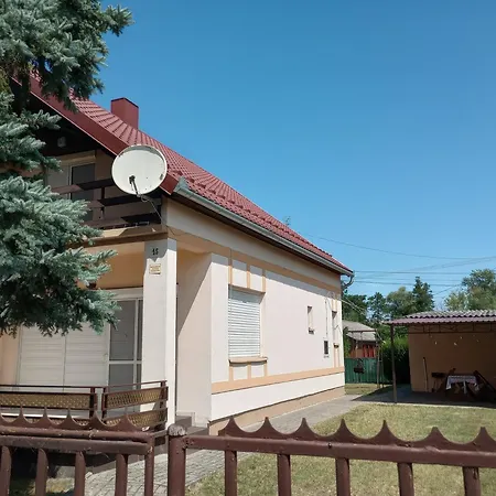 Annavilla * Balatonmariafurdo